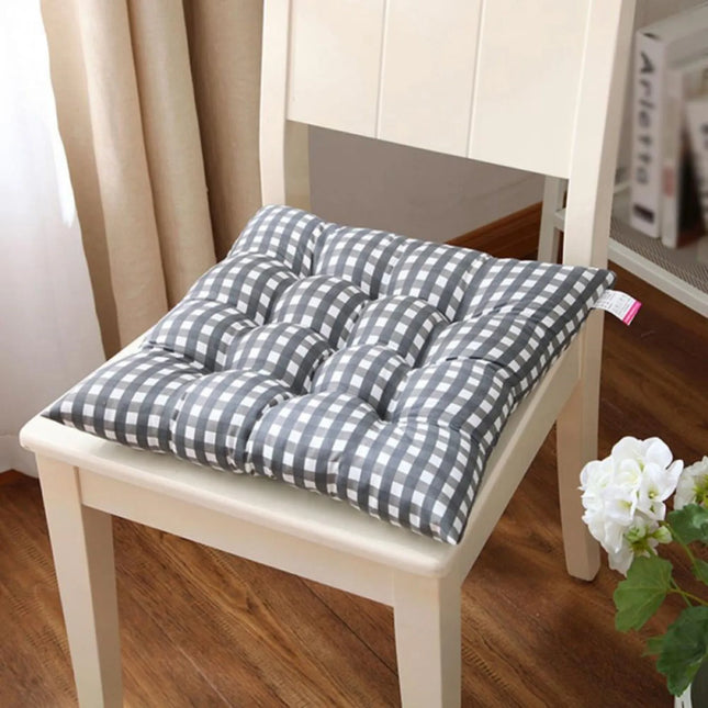 Heritage Gingham Tufted Seat Pad with Secure Ties